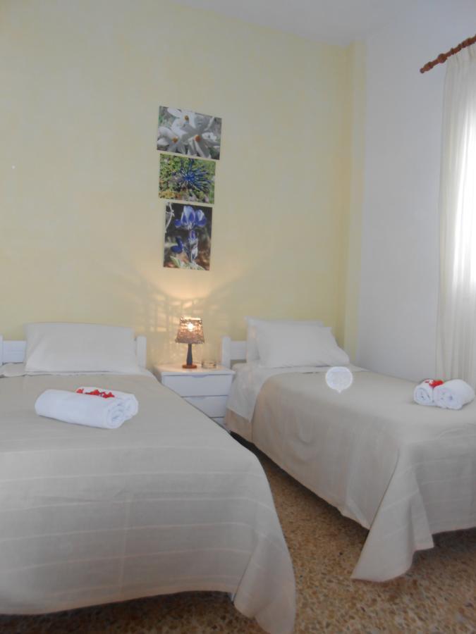Angeliki Pension Katápola Buitenkant foto
